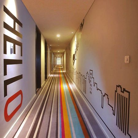 Cabin Hotel Jakarta Exterior foto
