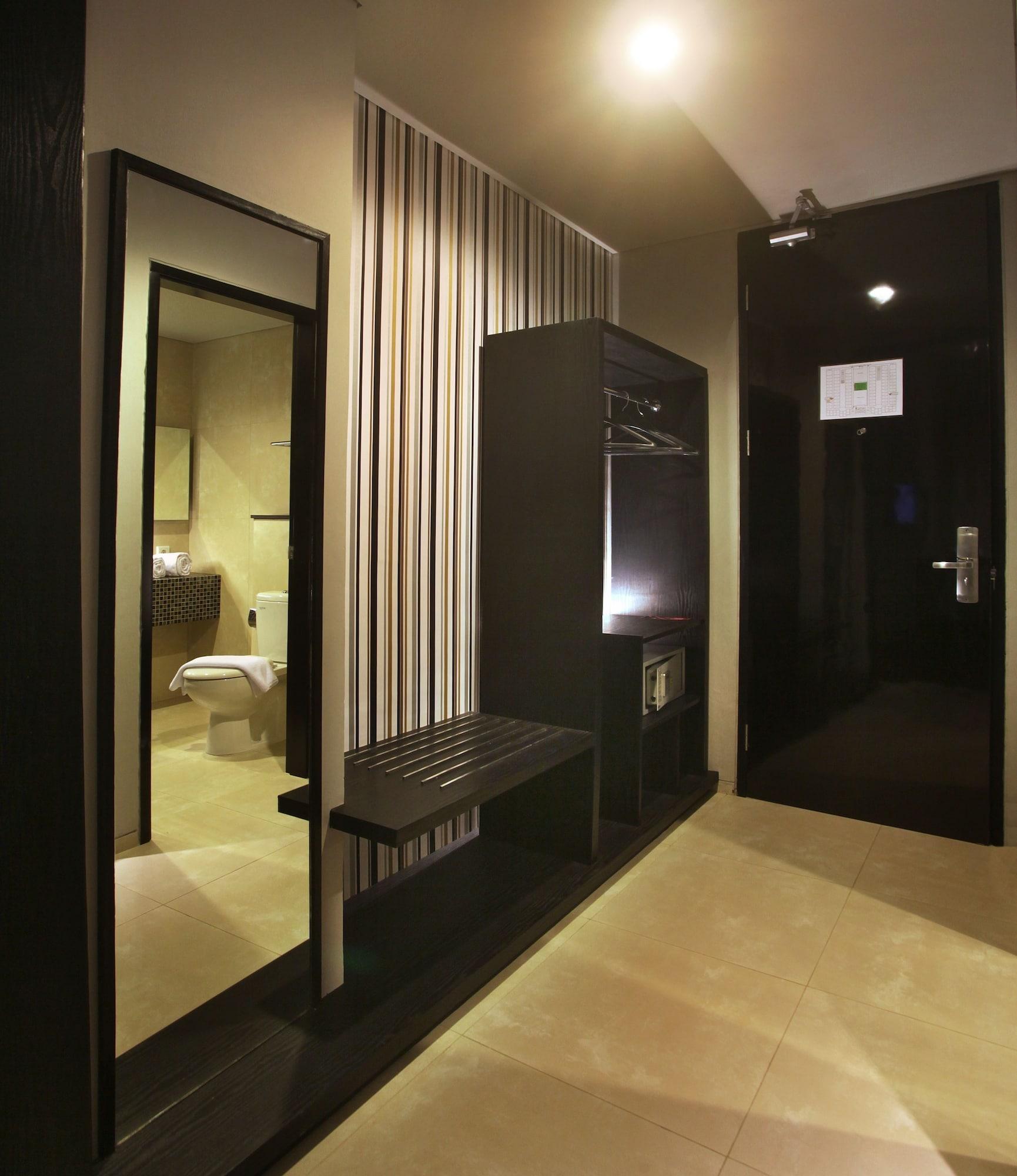 Cabin Hotel Jakarta Exterior foto
