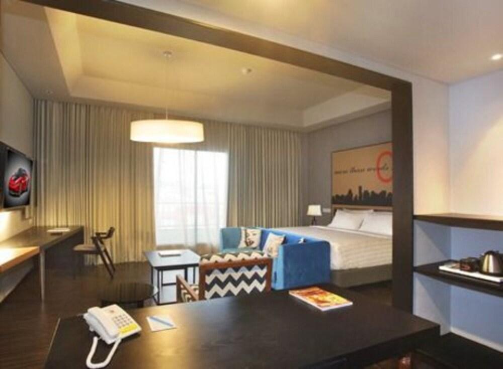Cabin Hotel Jakarta Exterior foto