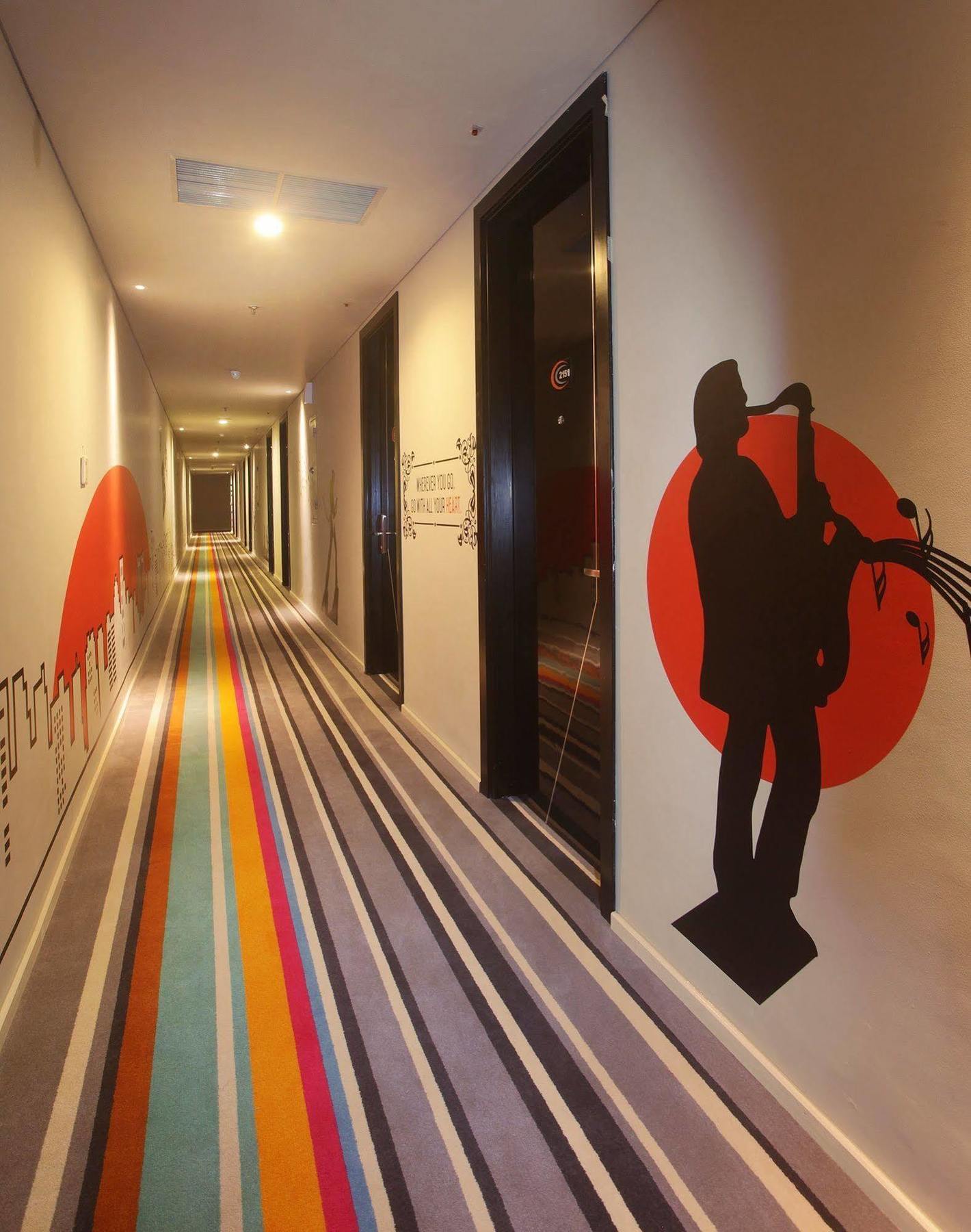 Cabin Hotel Jakarta Exterior foto